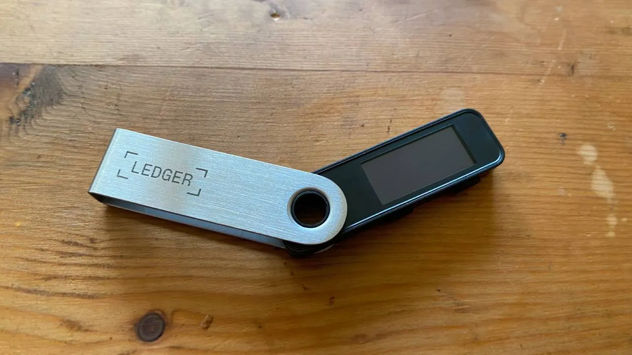Ledger Nano hardware wallet with TON