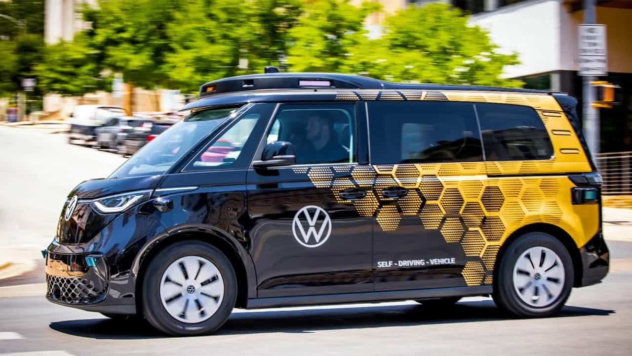 Volkswagen ADMT Robotaxi Hivemapper blockchain mapping