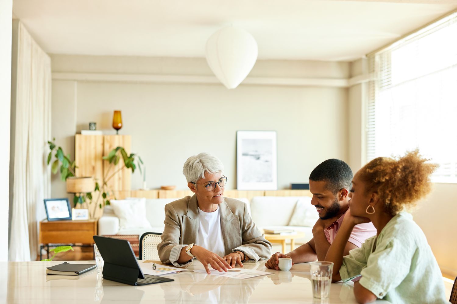 mortgage advisor discussing crypto assets