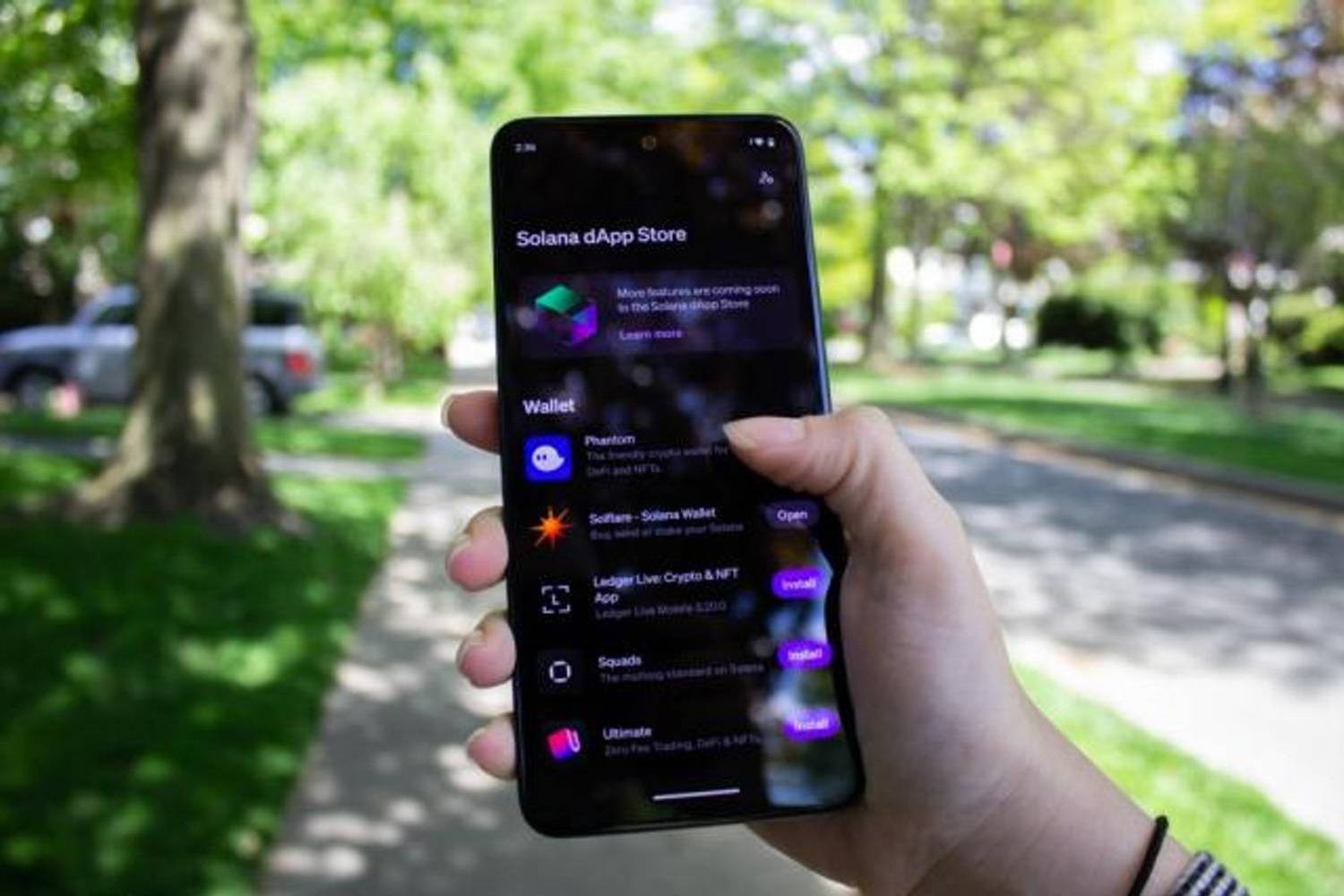 Phantom wallet app on Solana Saga phone