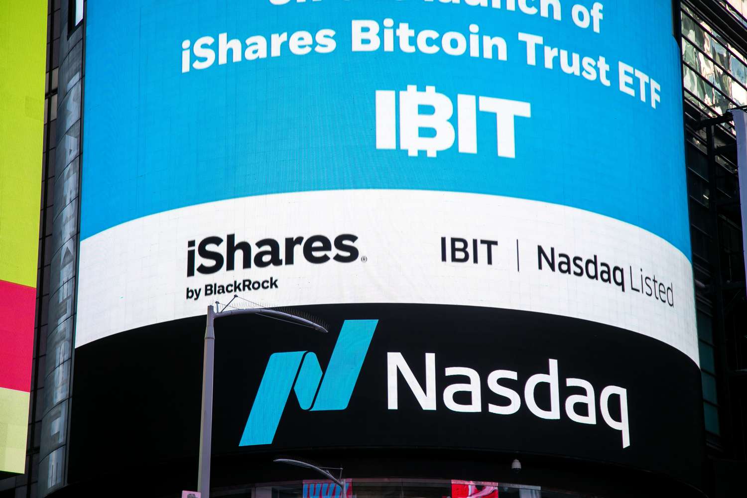 bank offered Bitcoin ETF retail investors
