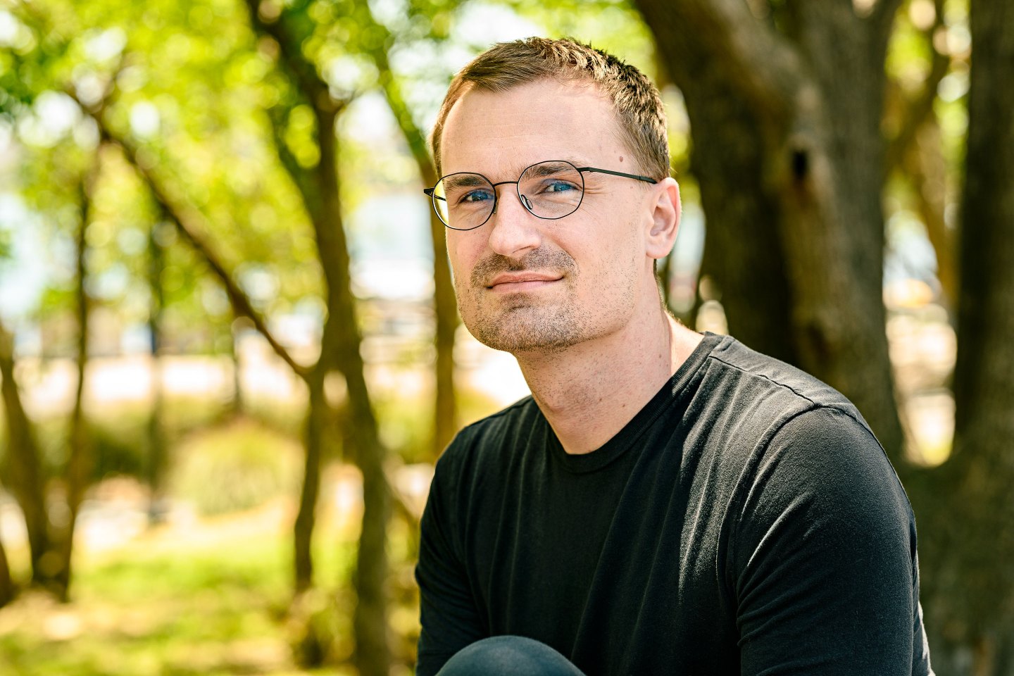 Base blockchain social streaming platform