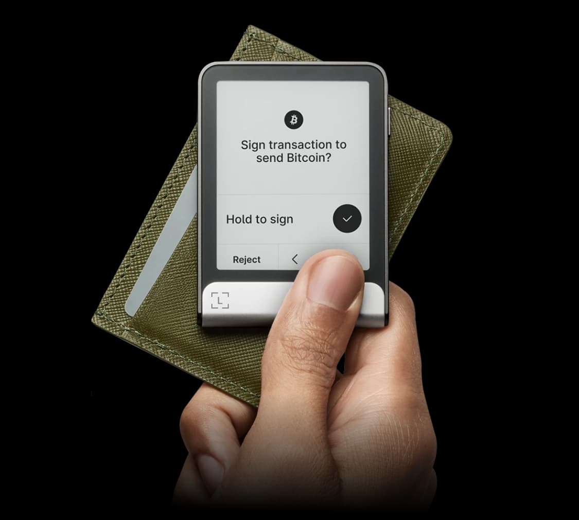 Ledger Flex flat E Ink touchscreen