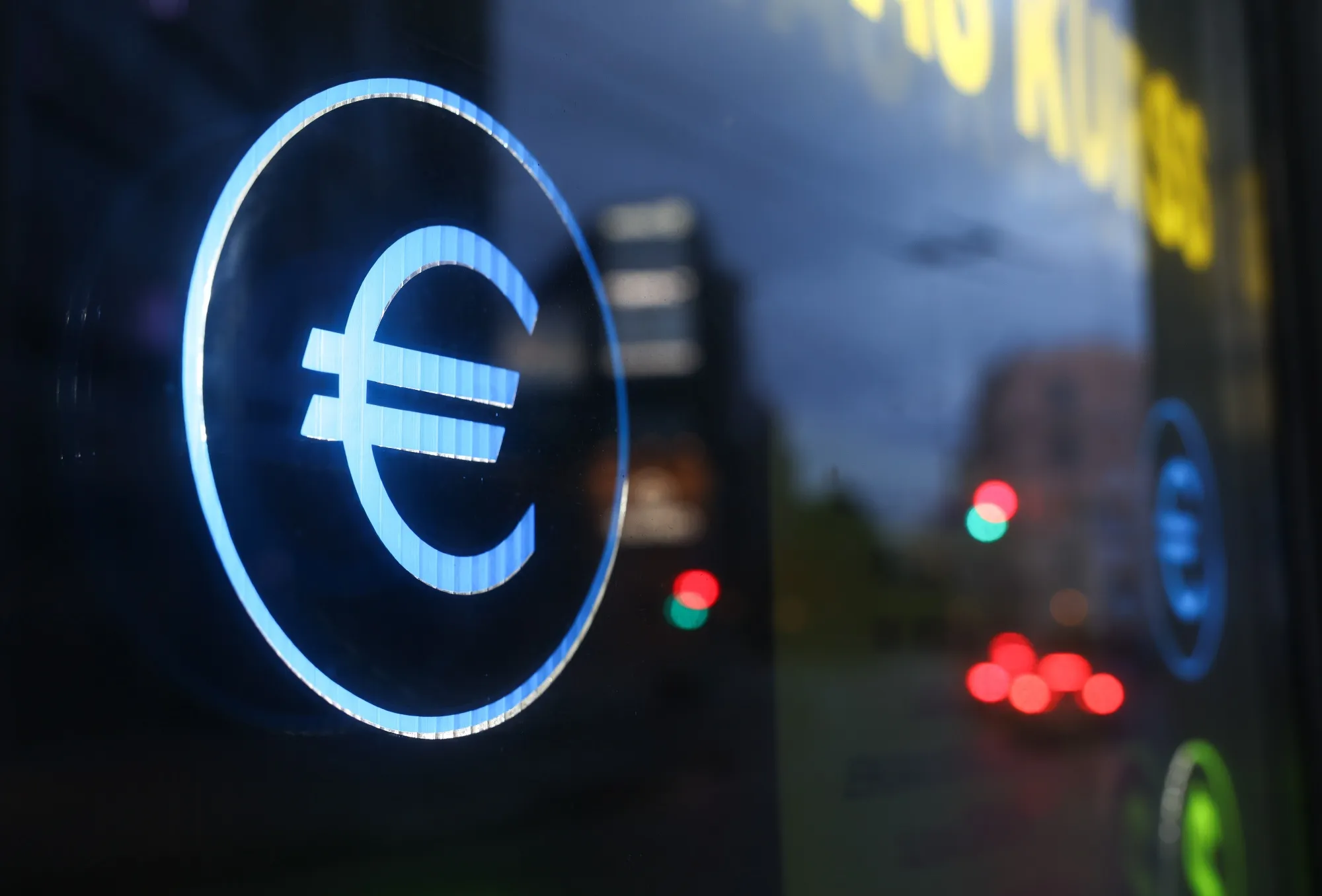 EU digital euro stablecoin euro symbol