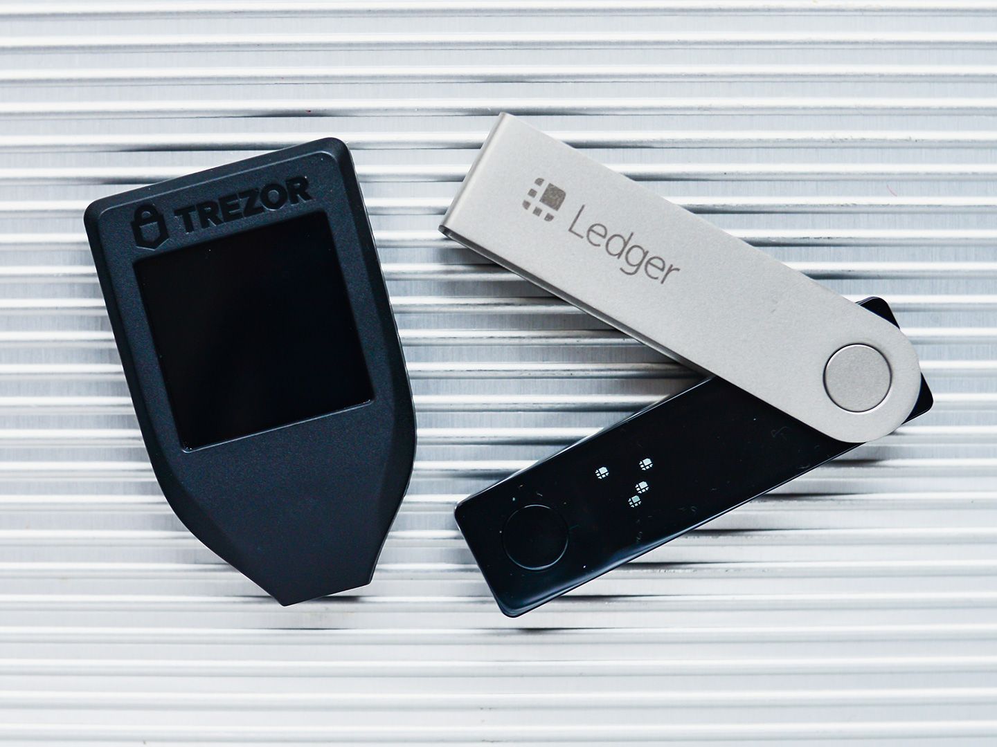 Ledger Nano X Trezor Model T hardware wallet