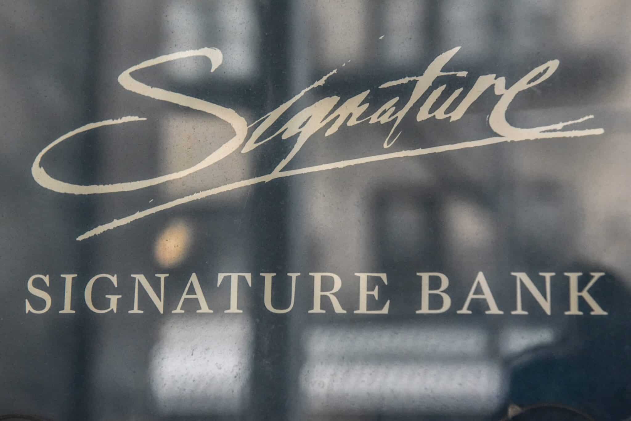 Signature Bank logo