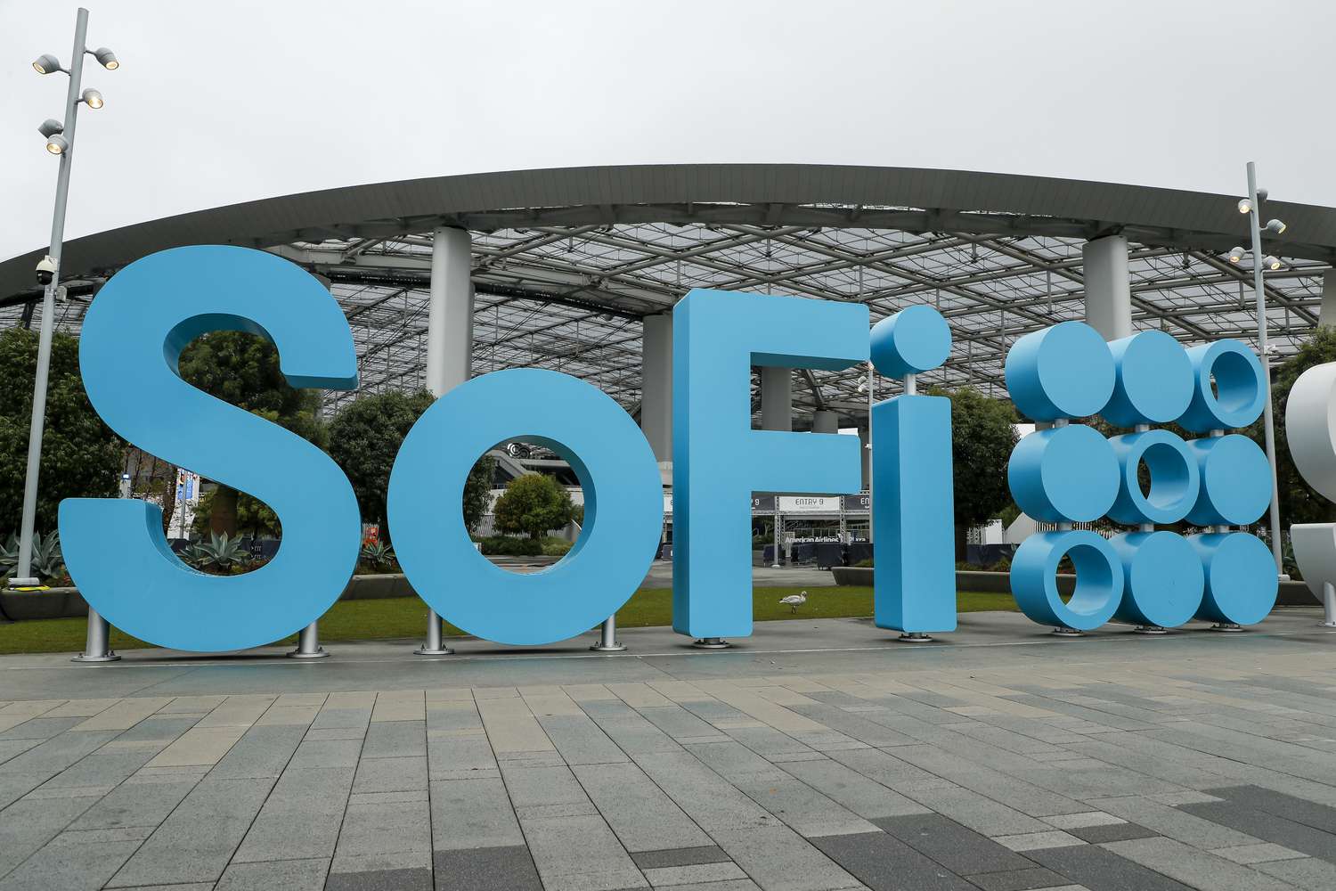 SoFi Technologies crypto logo