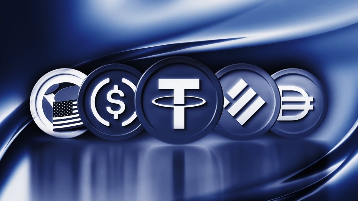 stablecoin diversification across USDC, DAI, TUSD, LUSD