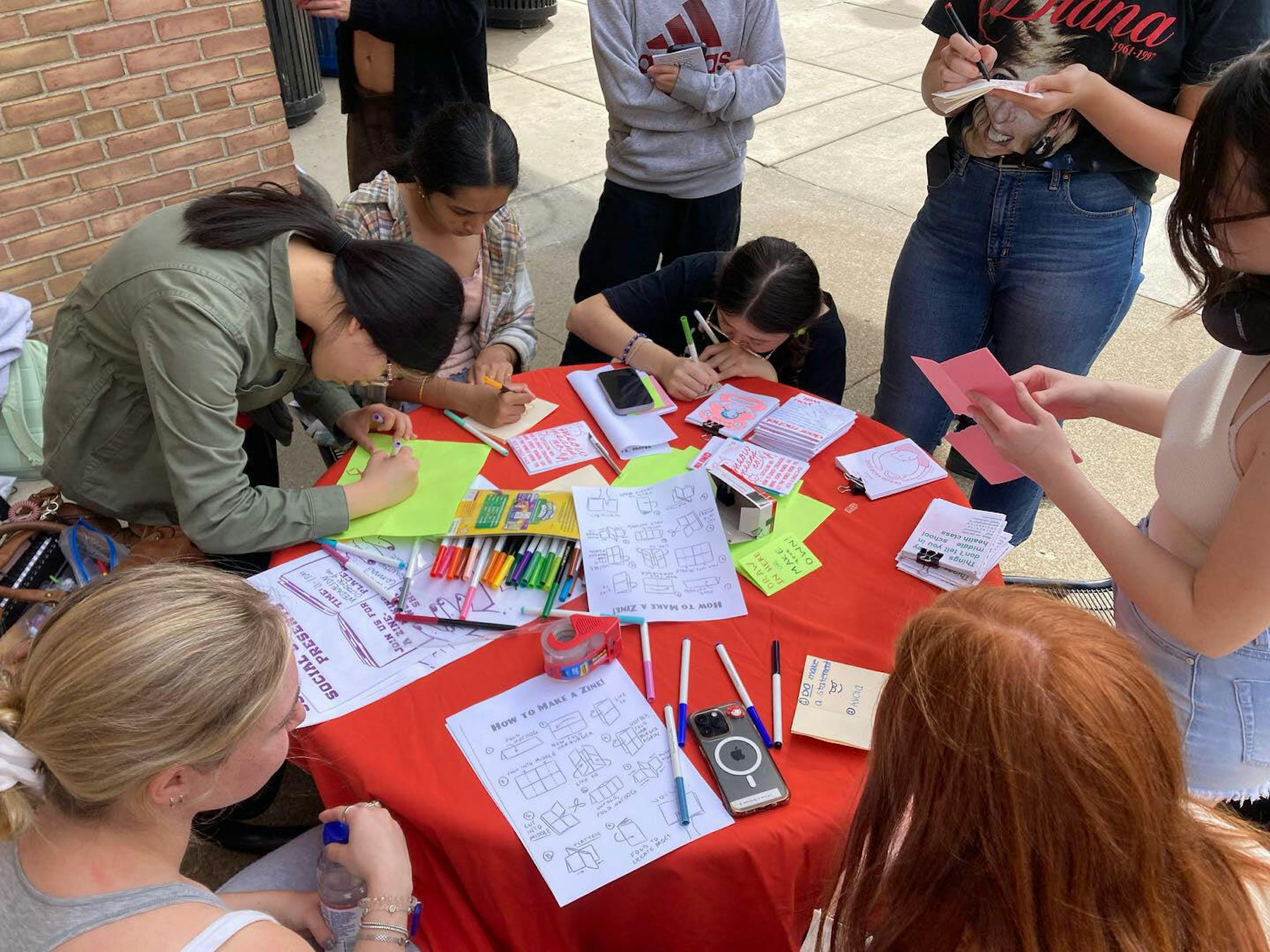 artist engaging with online community