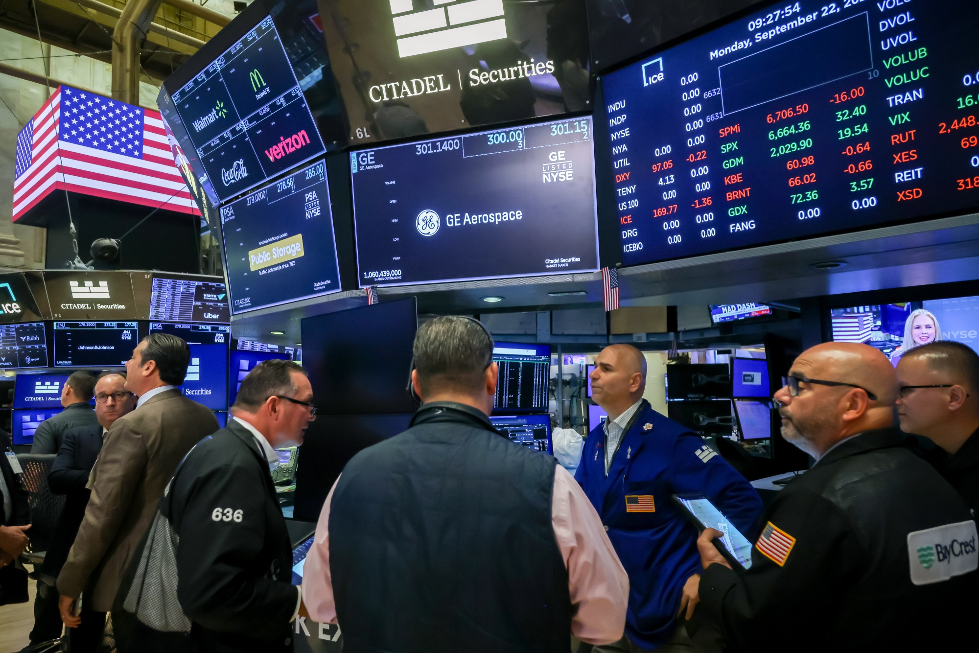 iShares ESG Aware MSCI USA ETF logo