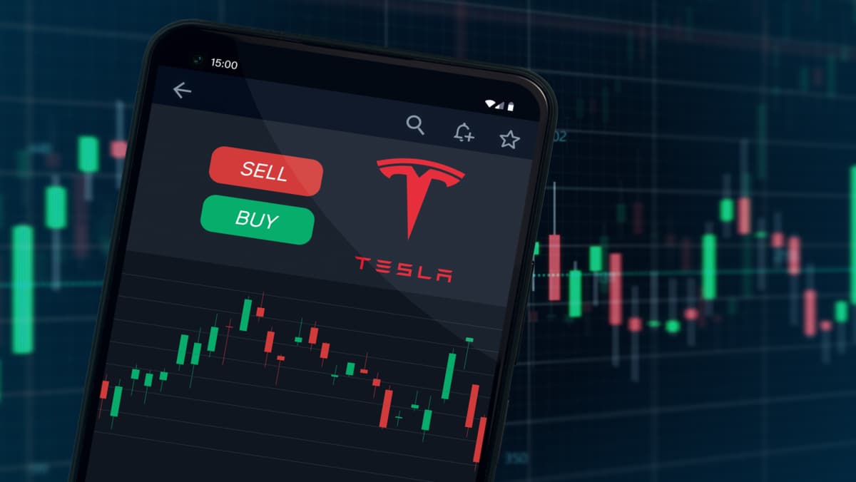 Tesla Inc. logo stock chart