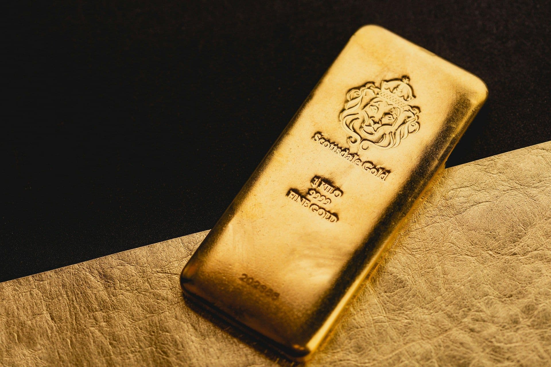 solana blockchain gold token trading