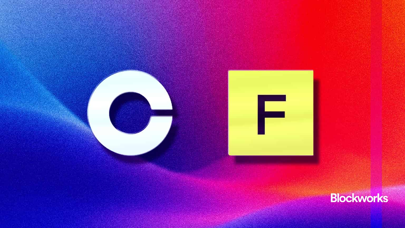 Celestia analytics dashboard displaying real-time blobspace utilization and namespace engagement metrics over time