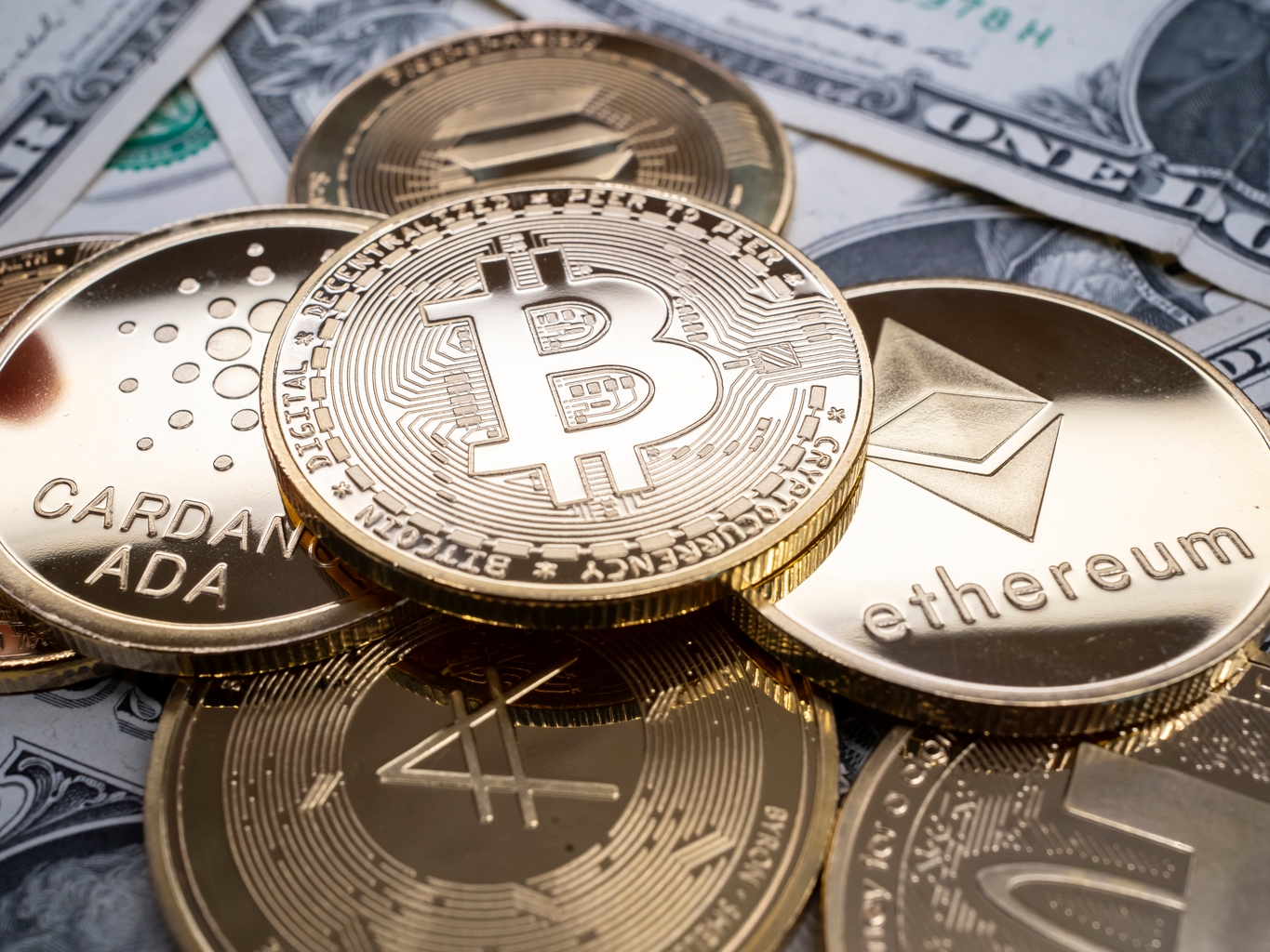 World map highlighting Bitcoin retirement requirements for top 30 countries in 2025, including US, UK, Germany, Japan, and Australia, for 401k planning