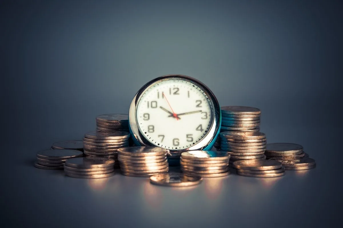 currency conversion delay clock