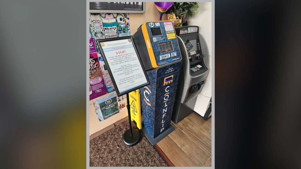 Warning sign displayed on a crypto ATM highlighting fraud prevention measures in the US, 2025 regulations.