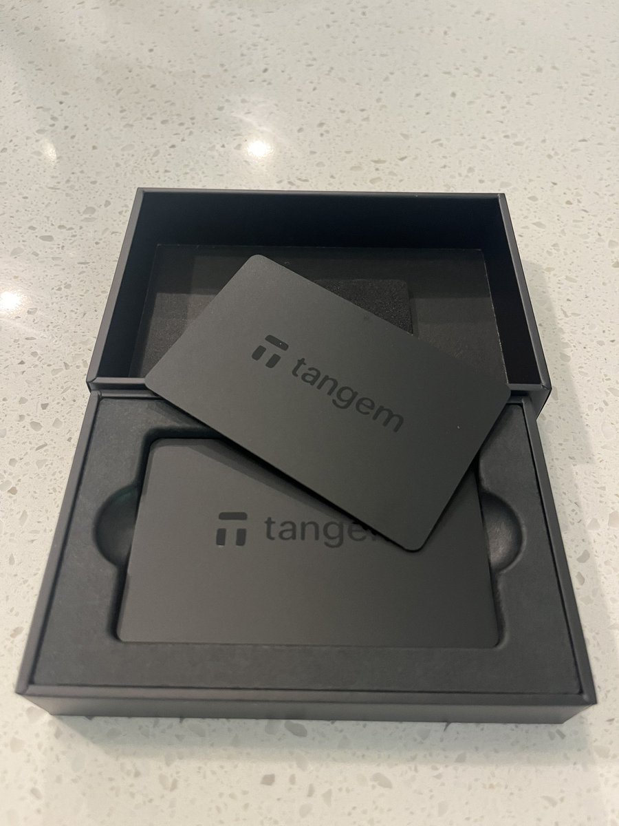 Tangem wallet NFC tap