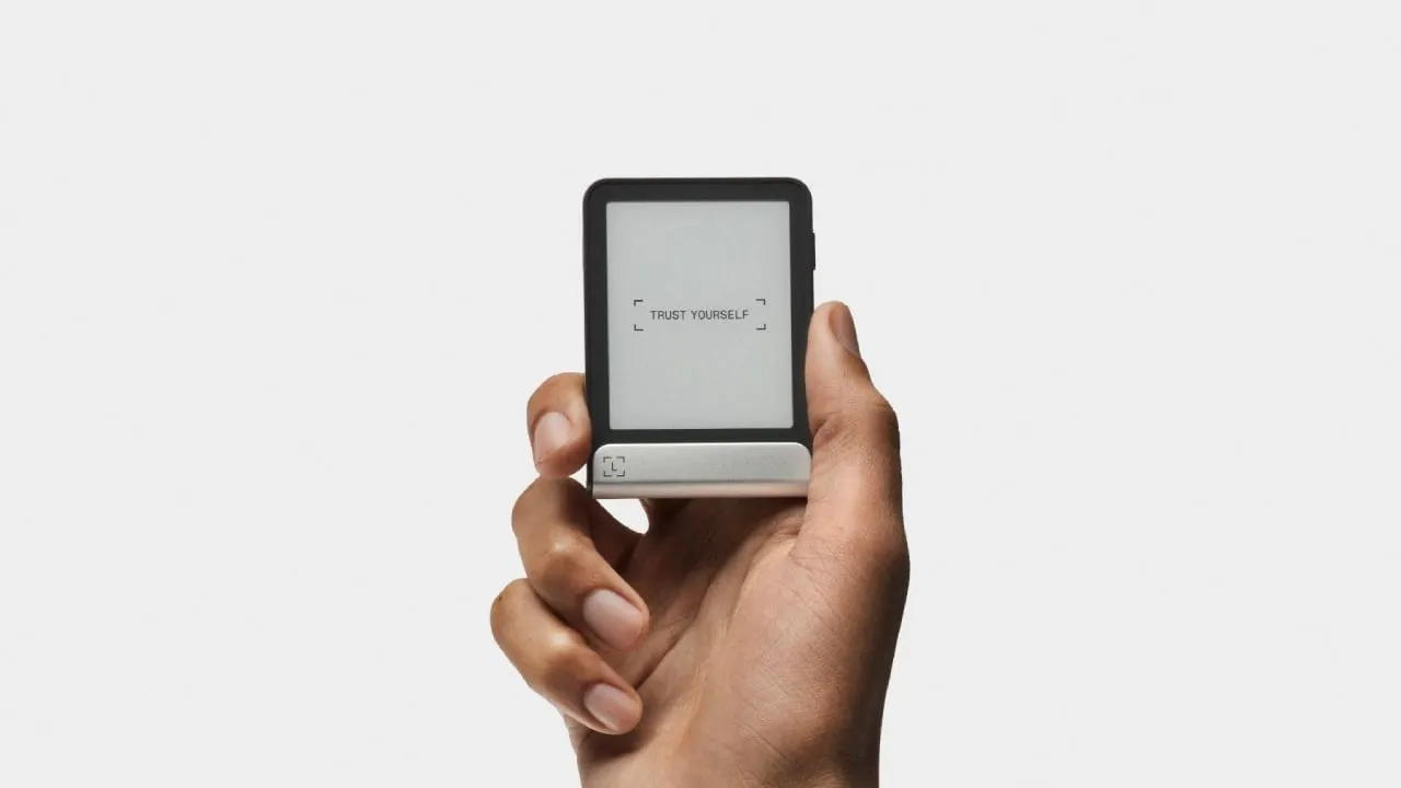 Ledger Flex E Ink touchscreen hardware wallet