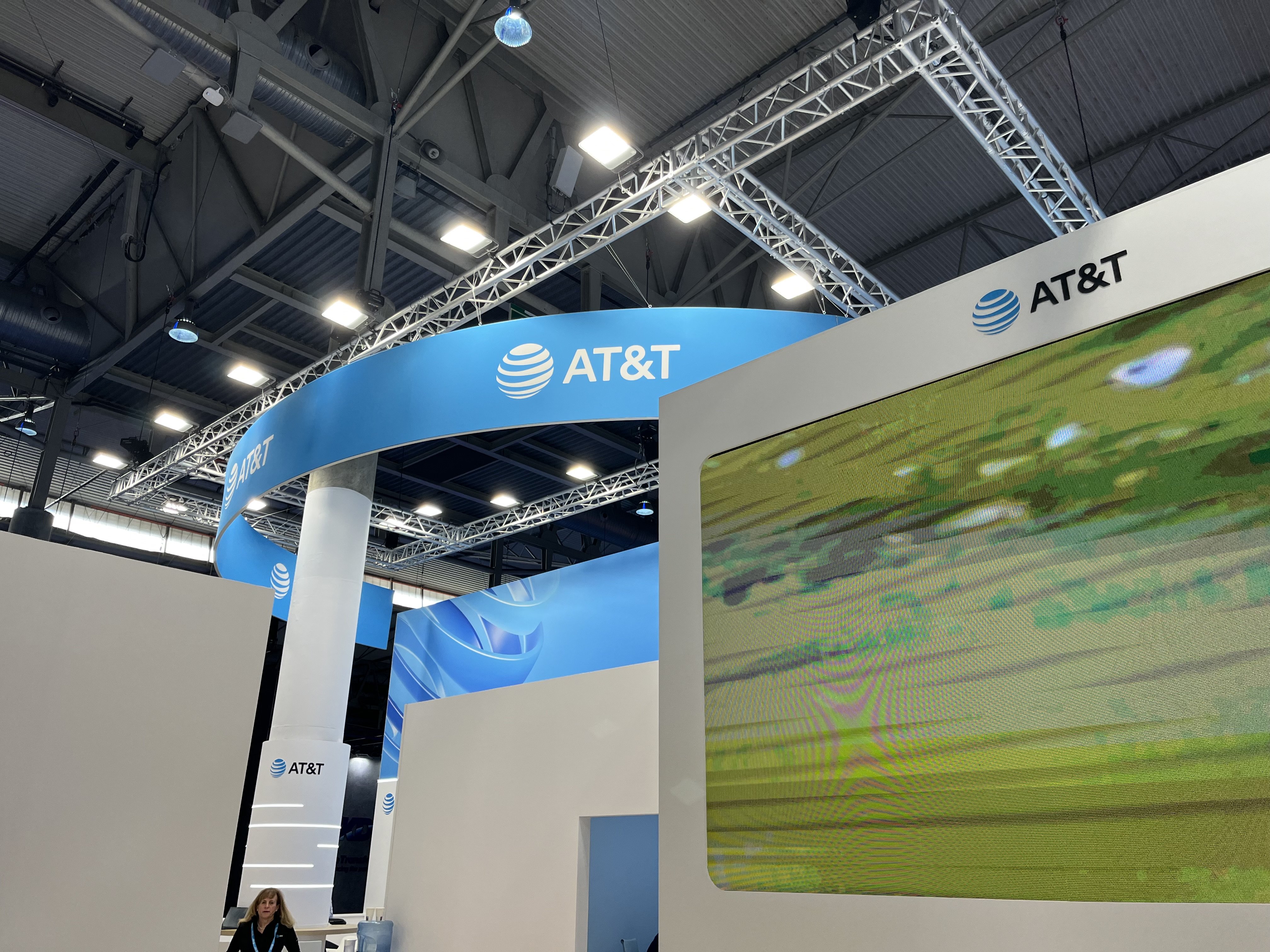 Helium 5G AT&T integration
