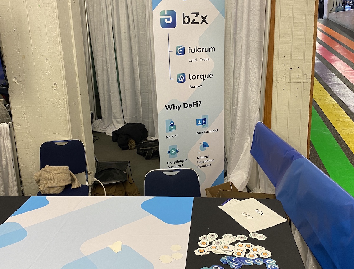 bZx DeFi oracle flash loan exploit