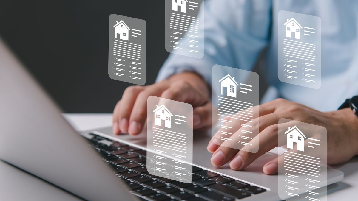 investors buying real estate tokens online