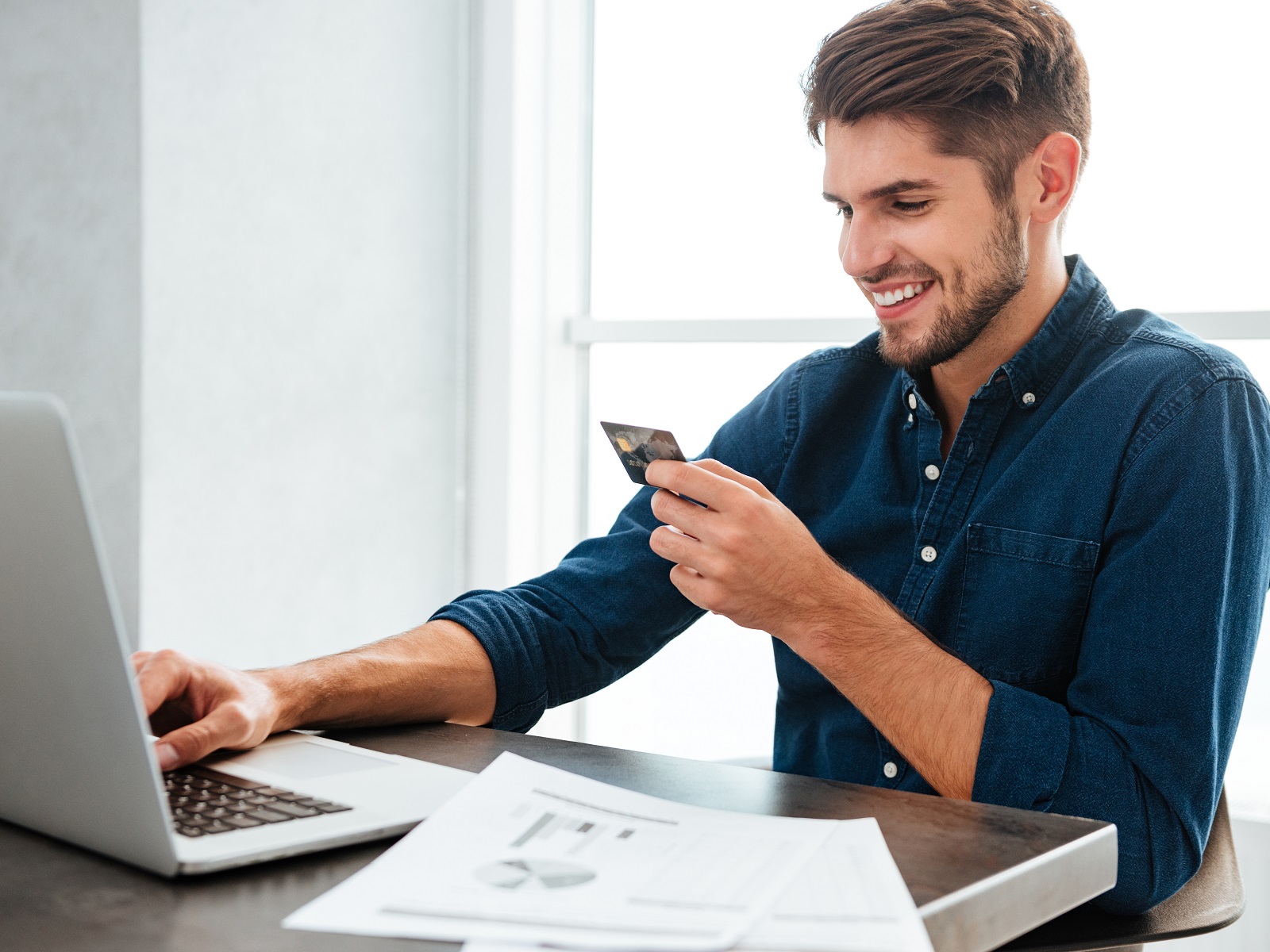 Mistertango Crypto Card logo