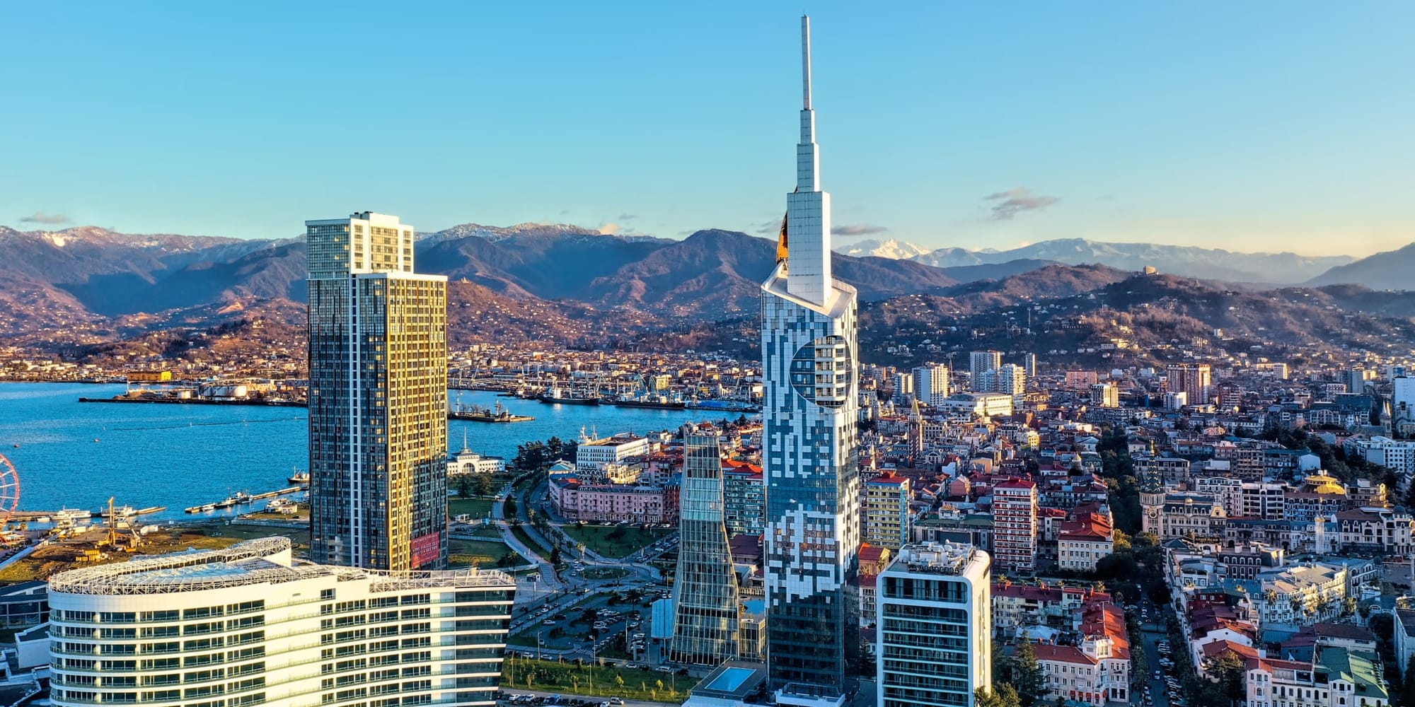 Modern global city skyline with digital blockchain and token icons representing tokenized real estate markets