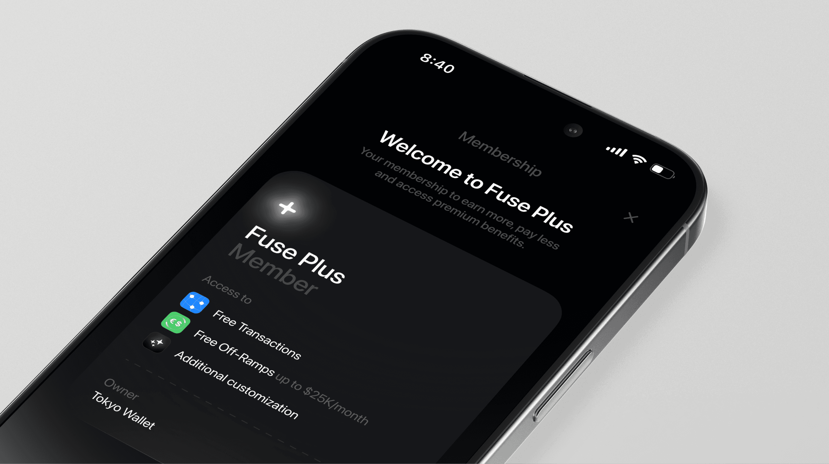 Fuse Wallet interface screenshot displaying stablecoin balance and Visa card activation on Solana
