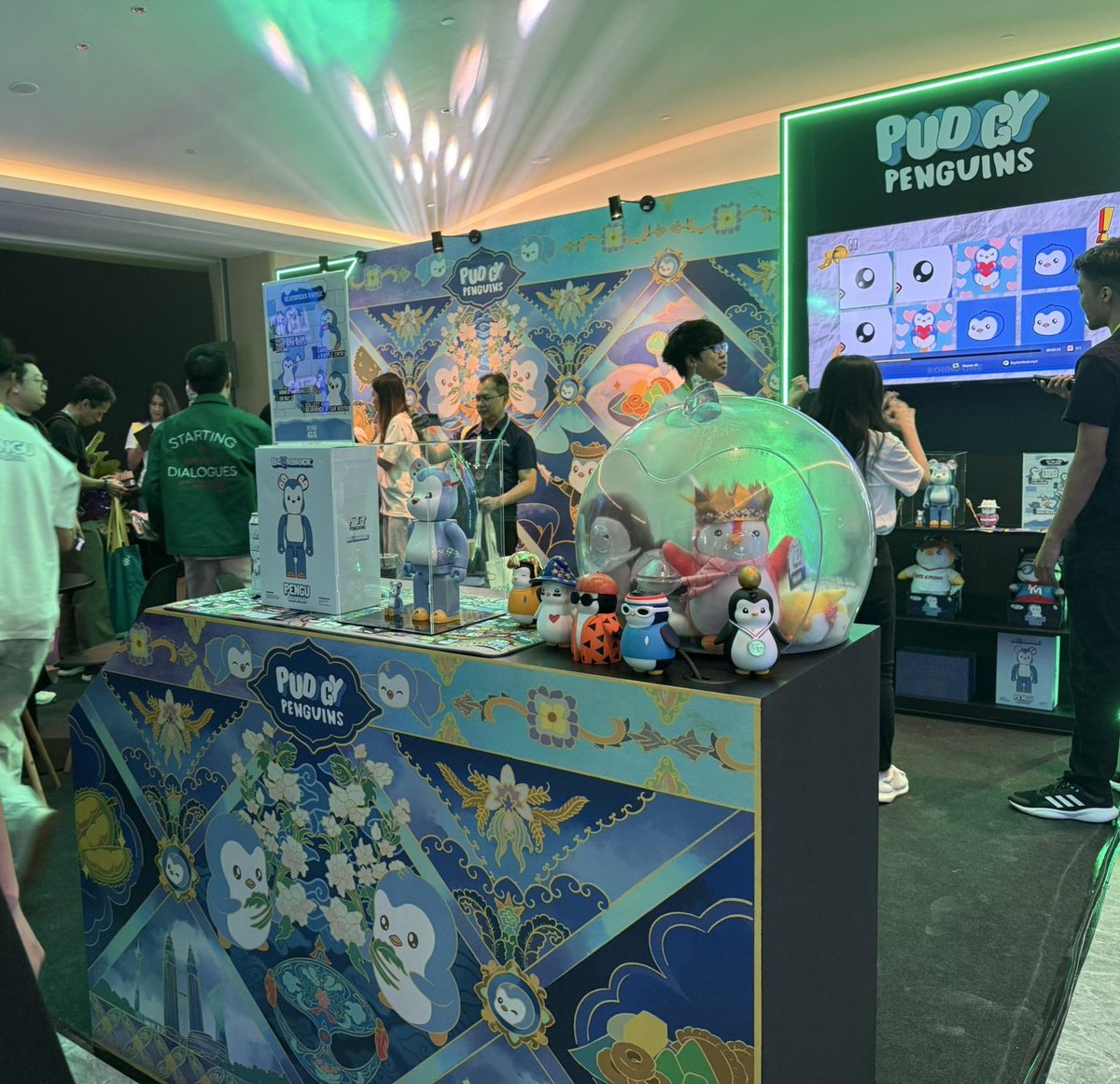 Sleek KAST Pengu Card Platinum edition showcasing Pudgy Penguin graphics and Abstract Chain XP icons for rewards and governance perks