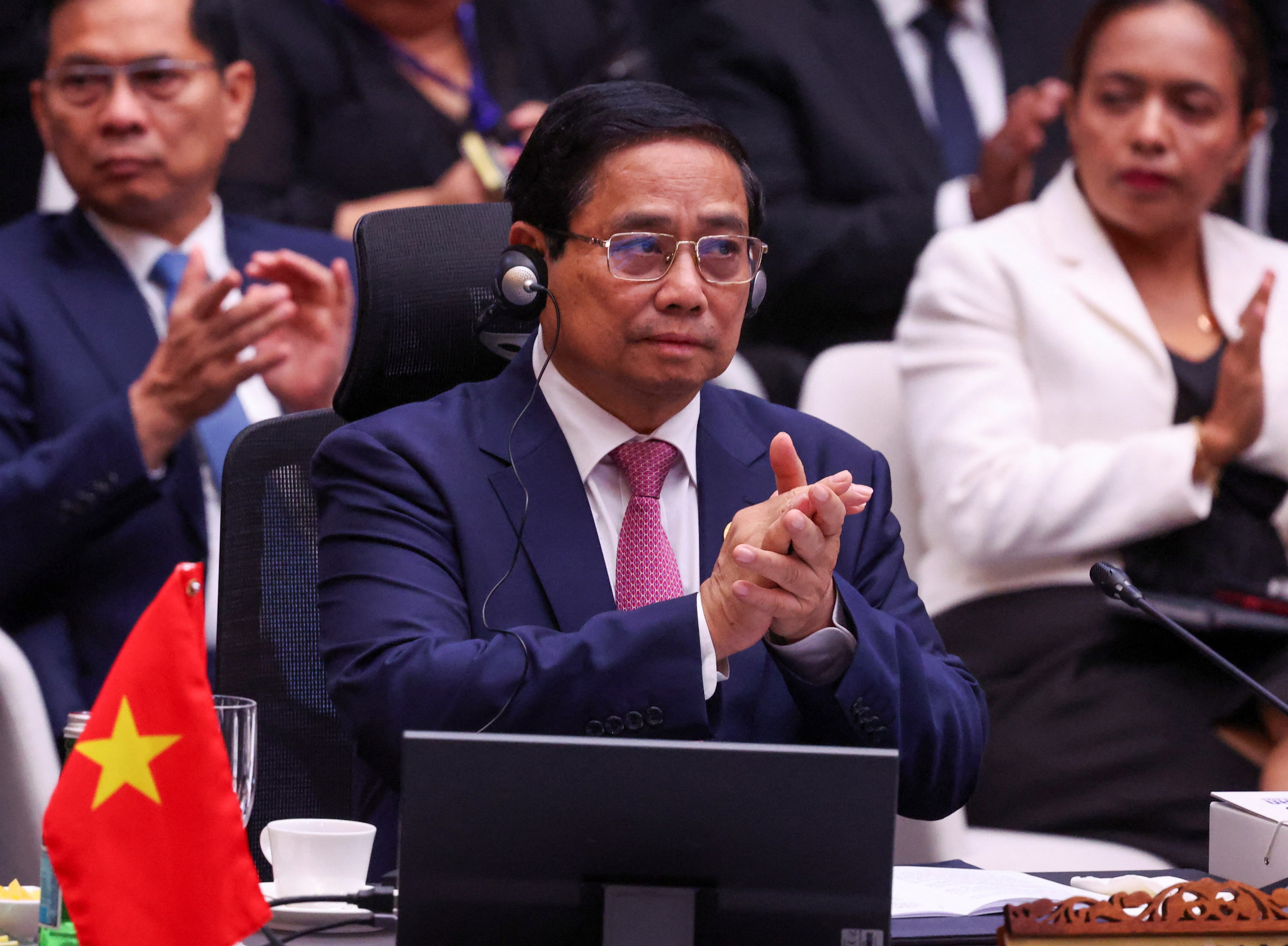 Vietnamese government officials signing the Digital Technology Industry Law in 2025, marking a historic step in crypto regulation and legal recognition of digital assets